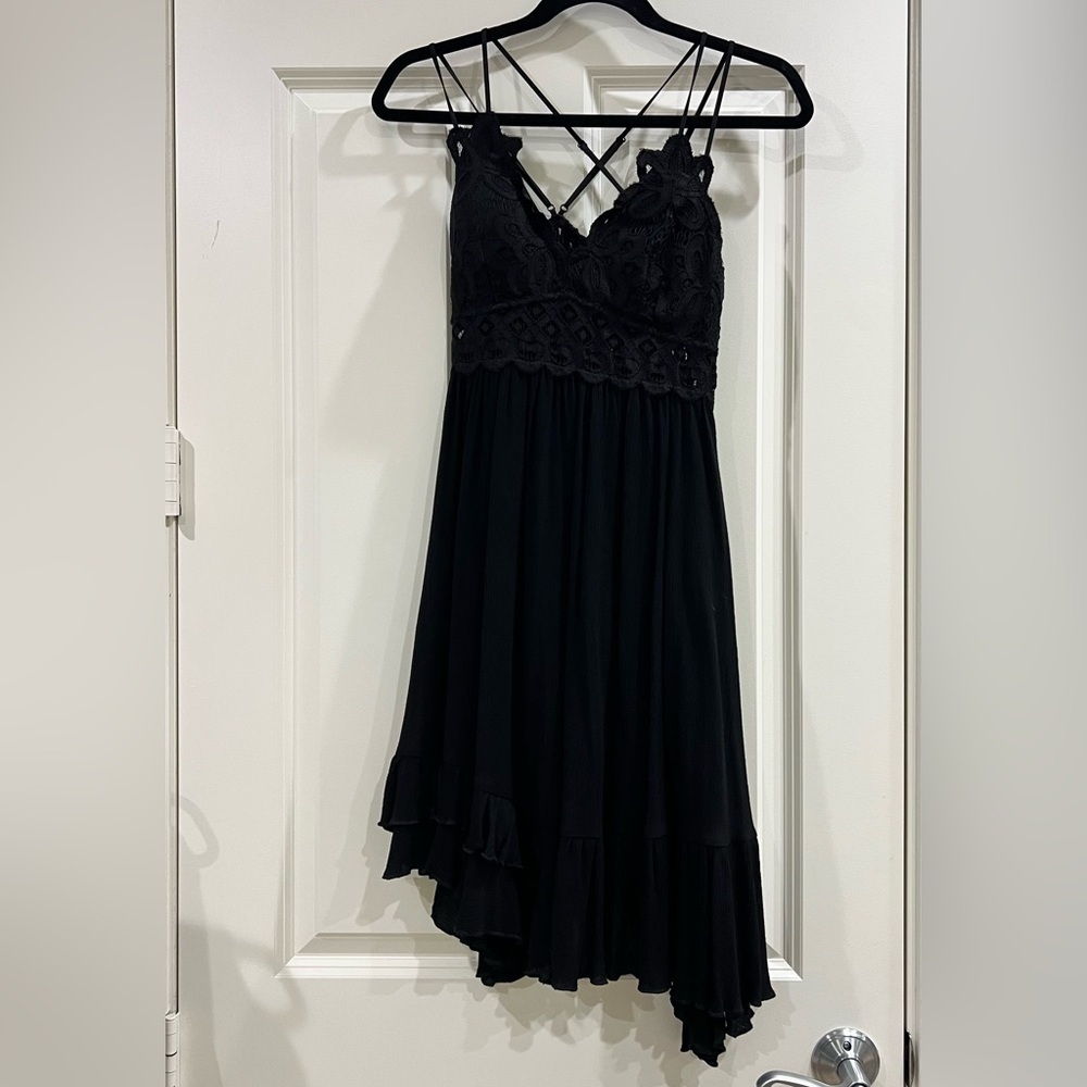 Black lace babydoll swing dress asymmetrical size medium - Picture 2 of 7
